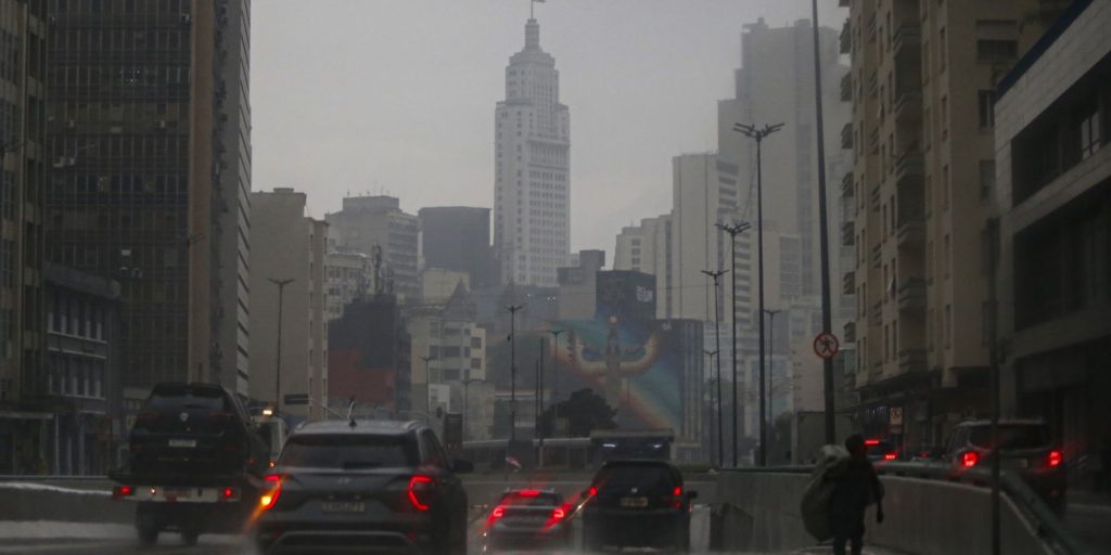 sao-paulo-tem-chuva-e-risco-de-alagamentos-no-fim-de-semana