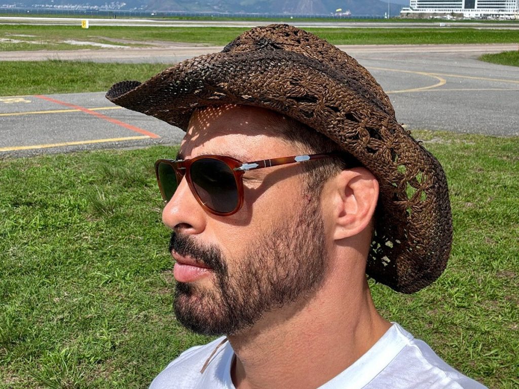 caua-reymond-da-versao-sobre-mau-cheiro-e-nega-tretas-em-vale-tudo