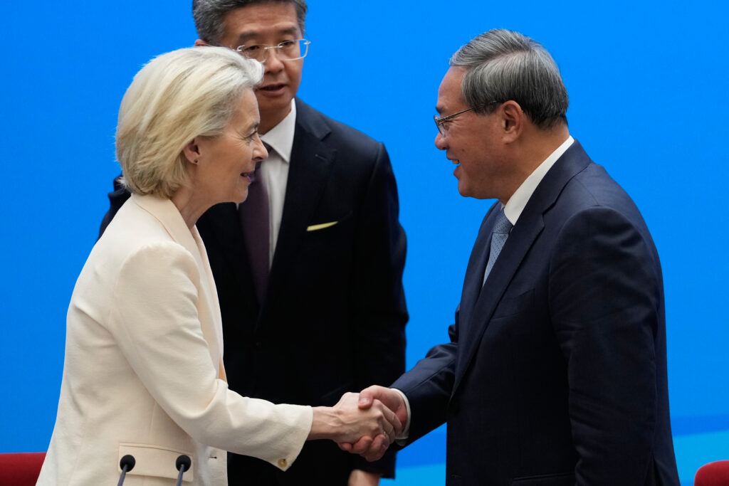 ue-e-china-vivem-‘ponto-de-inflexao’-nas-relacoes-comerciais,-diz-von-der-leyen