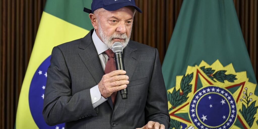 lula-faz-hoje-pronunciamento-e-assiste-ao-filme-males-no-cine-alvorada