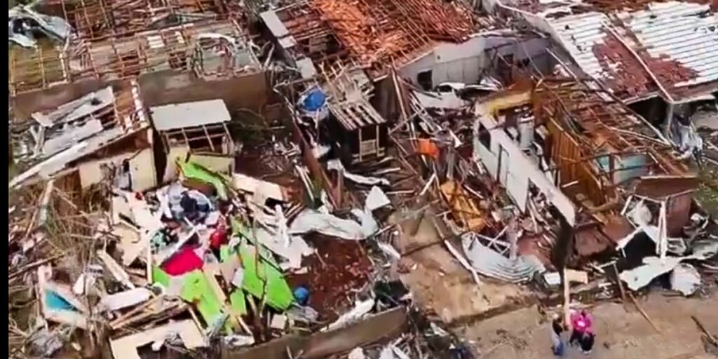 com-ventos-entre-180-e-250-km/h,-tornado-deixa-seis-mortos-no-parana