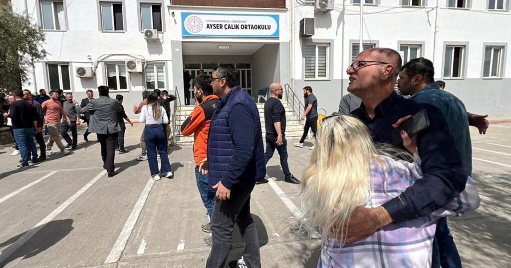 sobe-para-nove-o-numero-de-mortos-em-ataque-a-tiros-em-escola-na-turquia